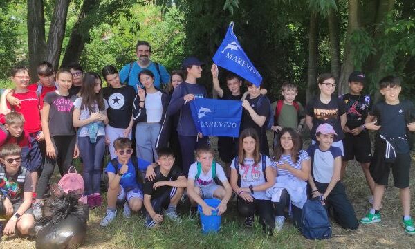 PLASTIC PIRATES (12)