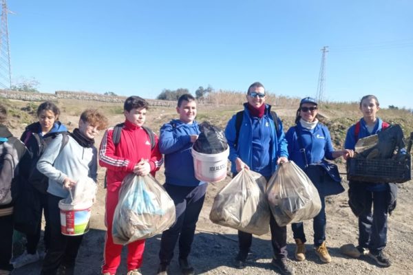 PLASTIC PIRATES (13)