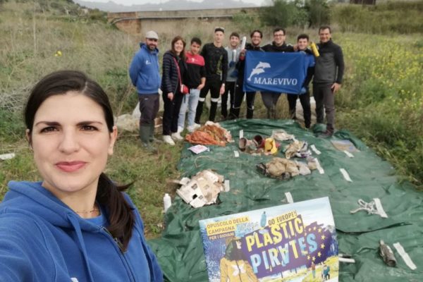 PLASTIC PIRATES (18)