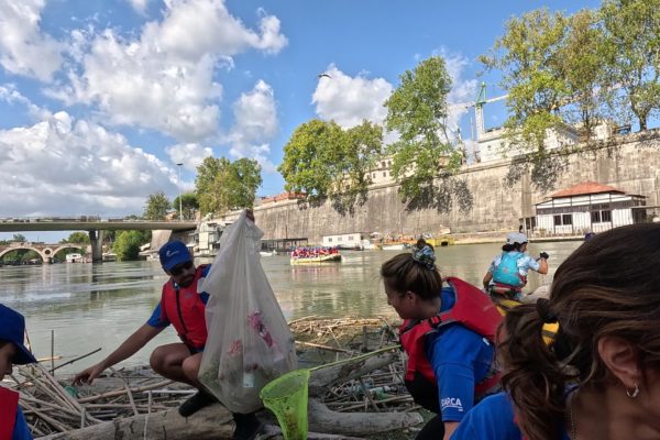 Arca Fondi SGR E Marevivo 6 Settembre Tevere Cleanup 22 Arca Fondi SGR E Marevivo 6 Settembre Tevere Cleanup 22